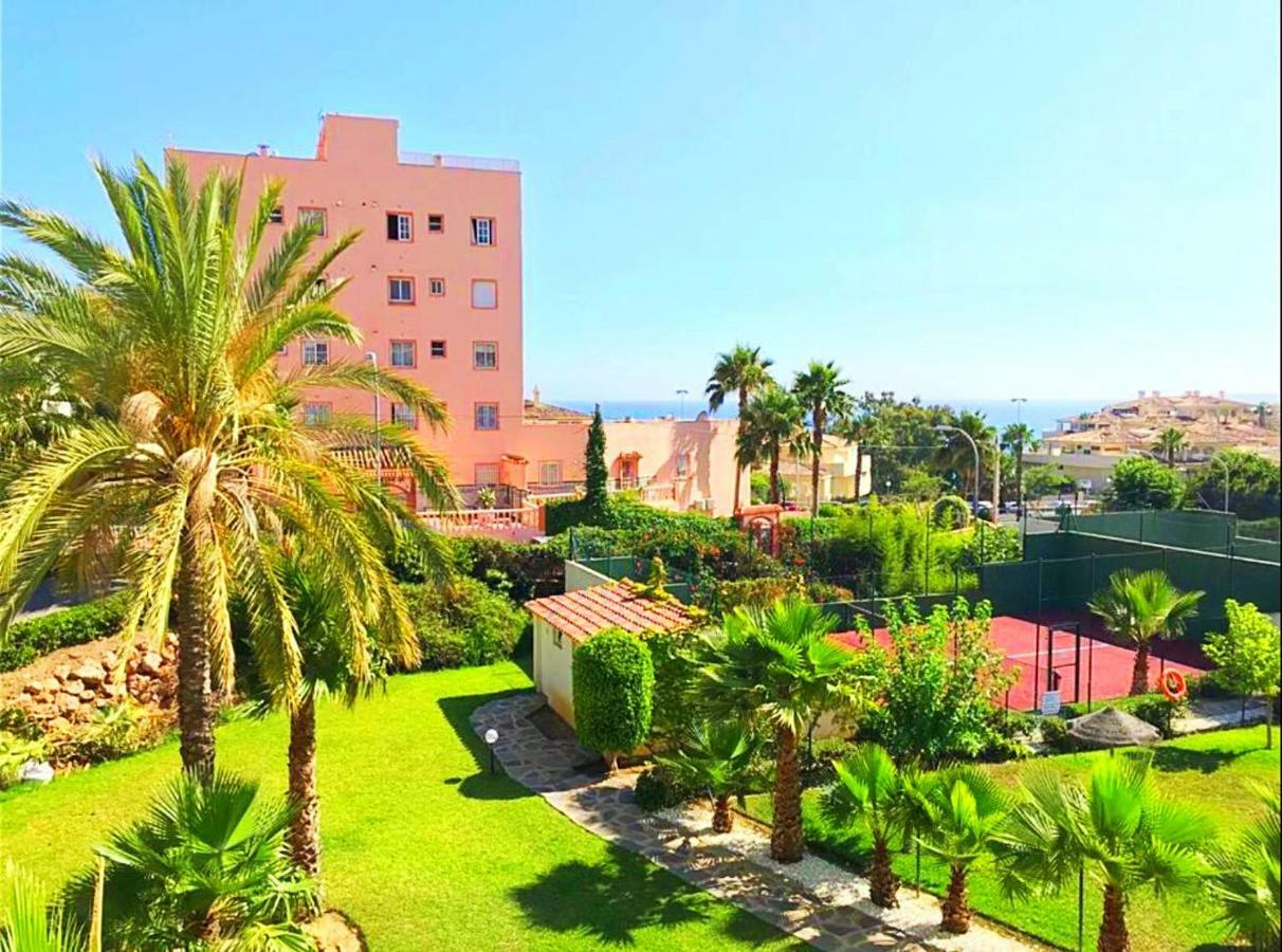 Seaview Apartment With Great Amenities & Facilities Benalmadena Exterior photo